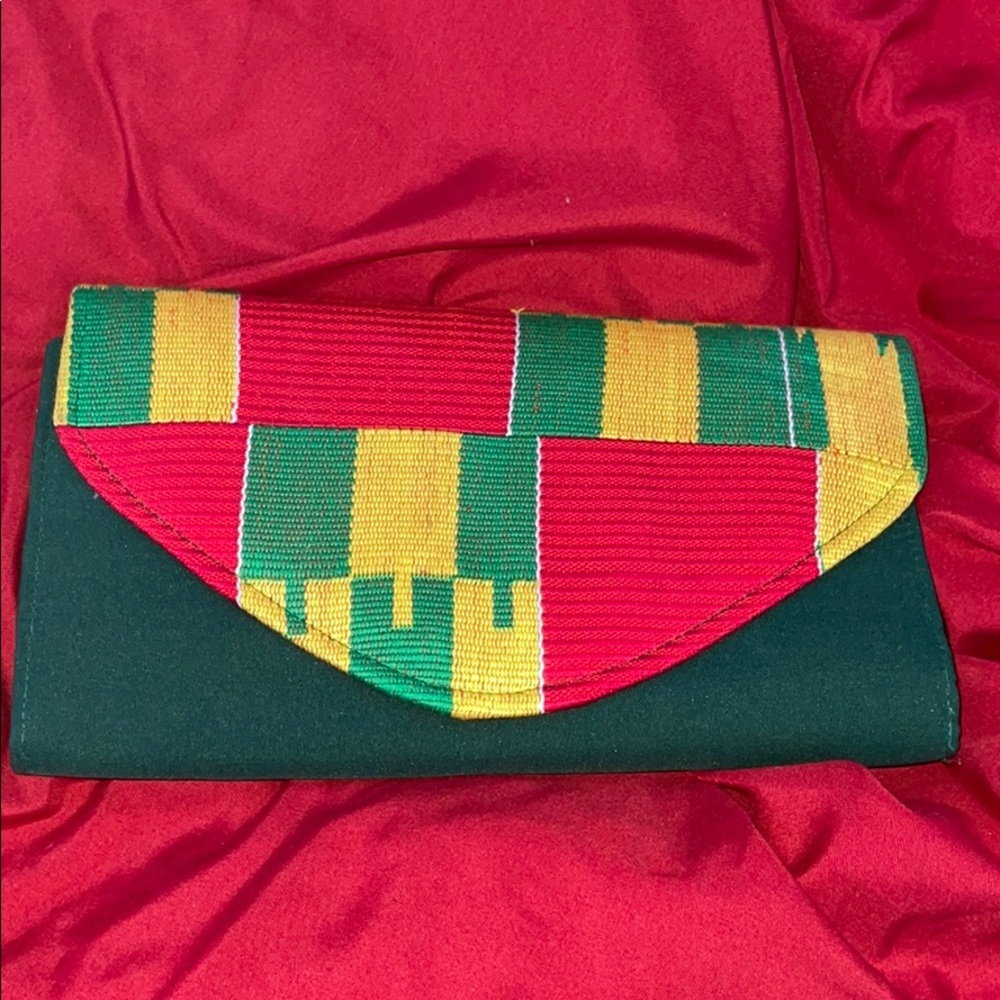 A multicolor clutch